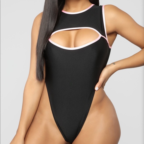 Fashion Nova Short Set 😍 - Picture 4 of 6